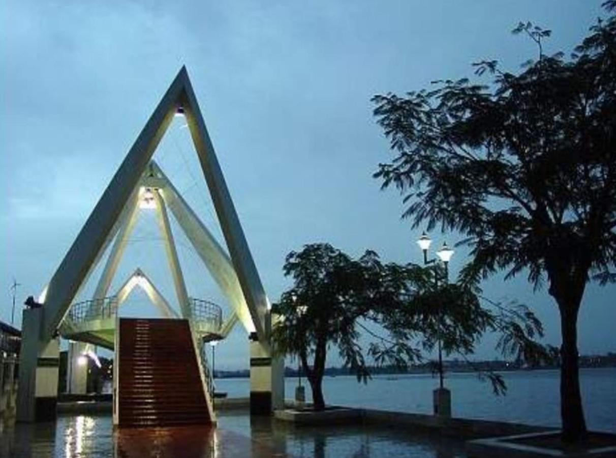 Raelyn'S Homestay Kochi Exterior foto